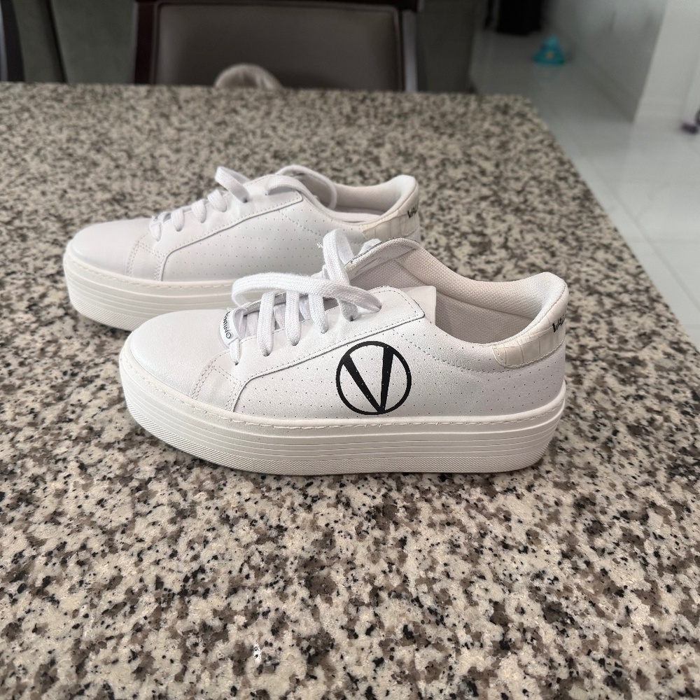 VALENTINO Sela Leather Platform Sneakers White Size 6.5 in Great Condition